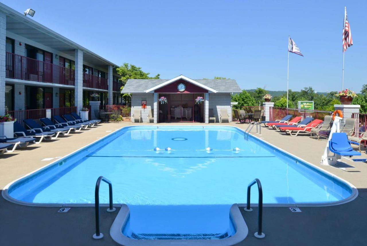 Motel Ramada By Wyndham Branson Extérieur photo